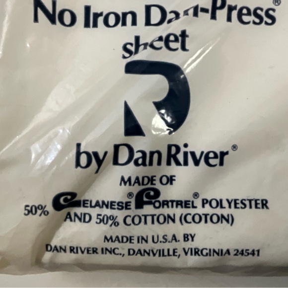 Vintage Lot of 2 NOS Dan River Slightly Irregular Twin Flat Sheets White No Iron - Picture 3 of 10